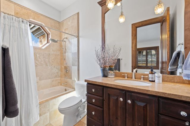 18 SNOW FOREST LN, Sandy, UT 84092