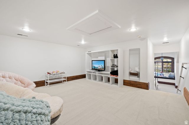18 SNOW FOREST LN, Sandy, UT 84092