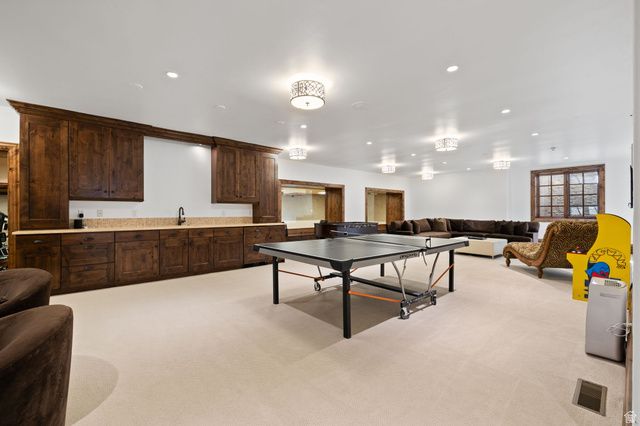 18 SNOW FOREST LN, Sandy, UT 84092