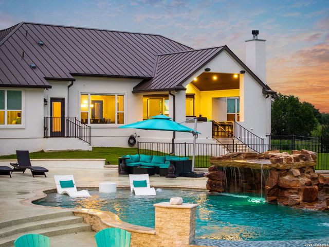 1344 BORDEAUX LN, New Braunfels, TX 78132
