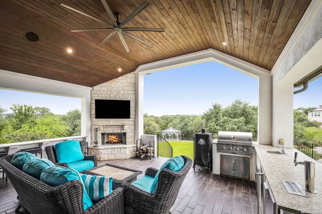 1344 BORDEAUX LN, New Braunfels, TX 78132