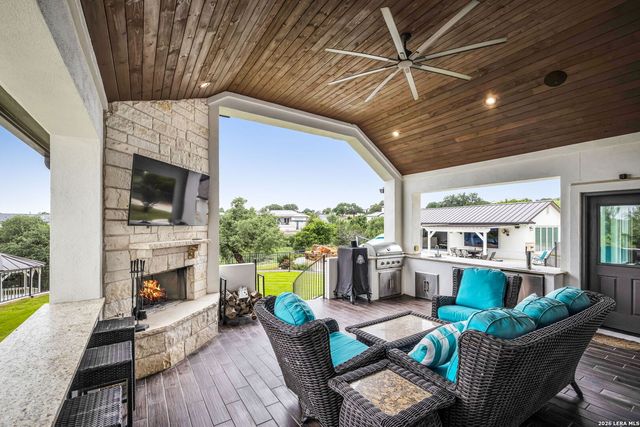 1344 BORDEAUX LN, New Braunfels, TX 78132