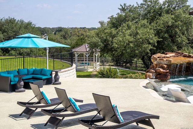 1344 BORDEAUX LN, New Braunfels, TX 78132
