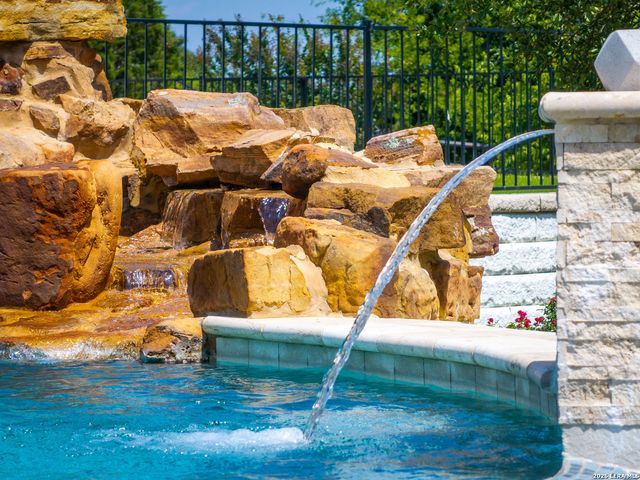 1344 BORDEAUX LN, New Braunfels, TX 78132