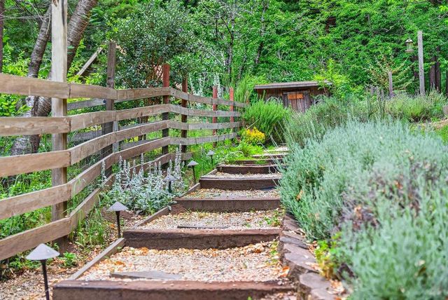 450 Stellar Way, Boulder Creek, CA 95006