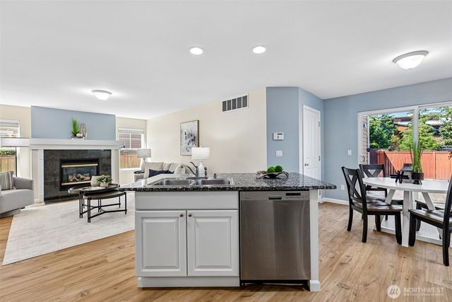 22754 NE 94th Way, Redmond, WA 98053