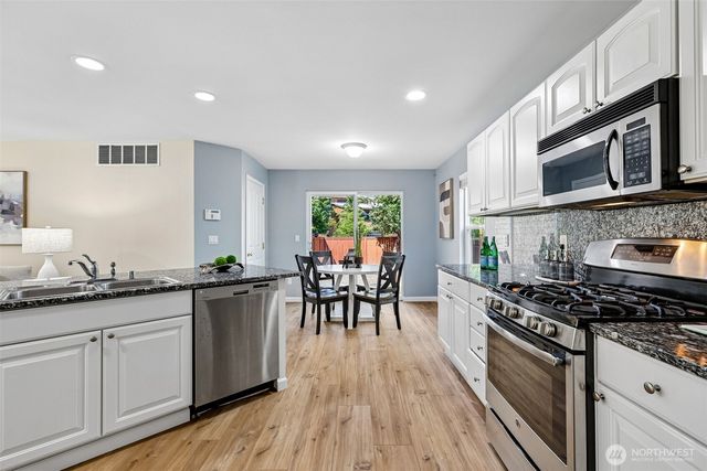 22754 NE 94th Way, Redmond, WA 98053