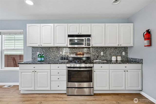 22754 NE 94th Way, Redmond, WA 98053