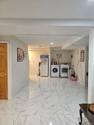 43-29 249th Street, Little Neck, NY 11363