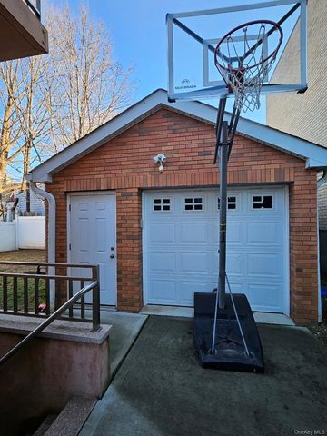 43-29 249th Street, Little Neck, NY 11363