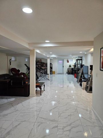 43-29 249th Street, Little Neck, NY 11363