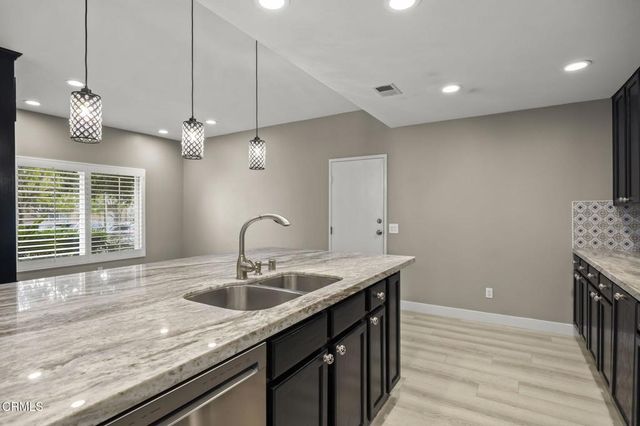 521 Sonata Way C, Simi Valley, CA 93065