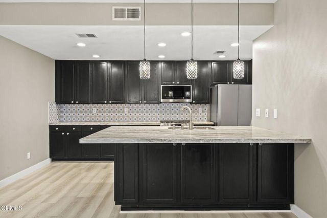 521 Sonata Way C, Simi Valley, CA 93065