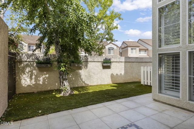521 Sonata Way C, Simi Valley, CA 93065