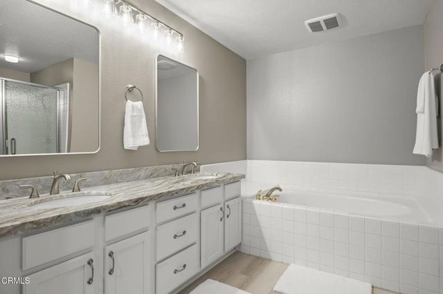 521 Sonata Way C, Simi Valley, CA 93065