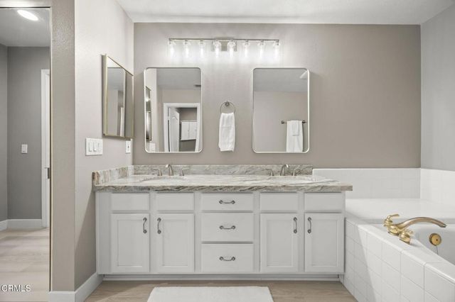 521 Sonata Way C, Simi Valley, CA 93065