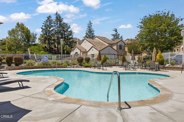 521 Sonata Way C, Simi Valley, CA 93065