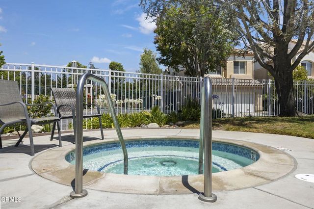 521 Sonata Way C, Simi Valley, CA 93065