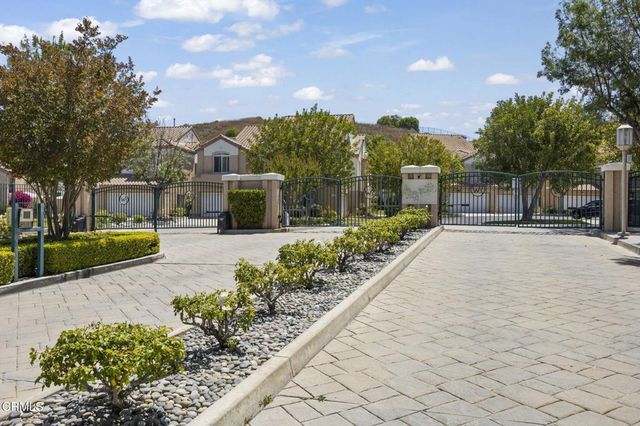 521 Sonata Way C, Simi Valley, CA 93065