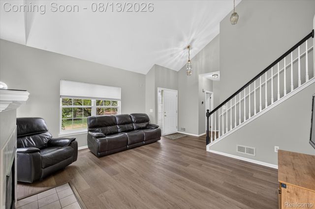 156 Morgan Drive 18, Canton Charter Township, MI 48188