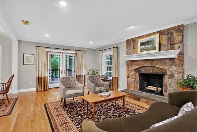 124 Williams Rd, Concord, MA 01742