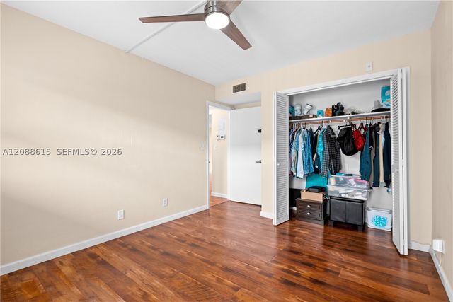 960 Crystal Lake Dr 112, Deerfield Beach, FL 33064