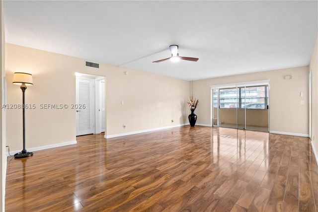 960 Crystal Lake Dr 112, Deerfield Beach, FL 33064
