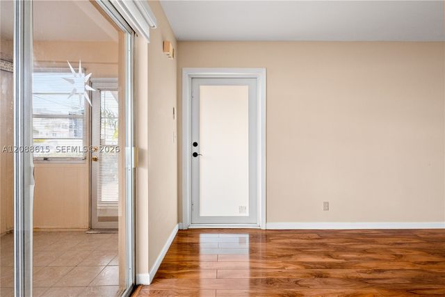 960 Crystal Lake Dr 112, Deerfield Beach, FL 33064