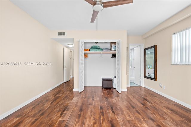 960 Crystal Lake Dr 112, Deerfield Beach, FL 33064