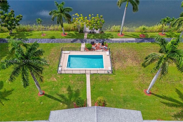 960 Crystal Lake Dr 112, Deerfield Beach, FL 33064