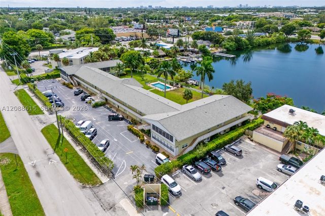 960 Crystal Lake Dr 112, Deerfield Beach, FL 33064