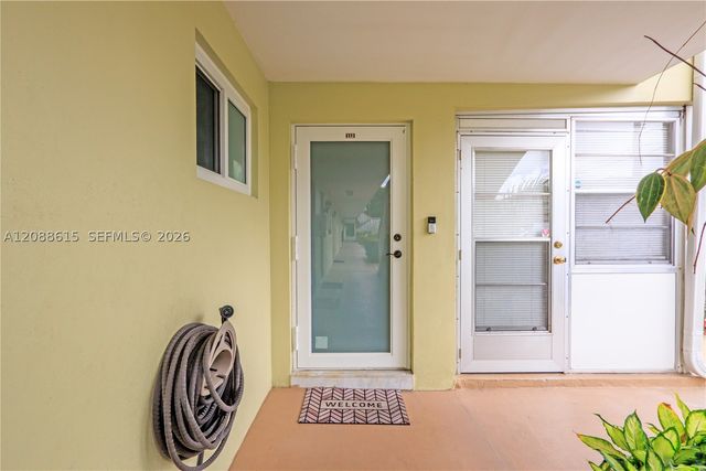 960 Crystal Lake Dr 112, Deerfield Beach, FL 33064