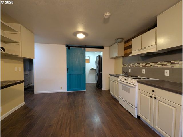 1306 MT BRYNION St, Kelso, WA 98626