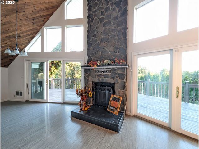 1306 MT BRYNION St, Kelso, WA 98626