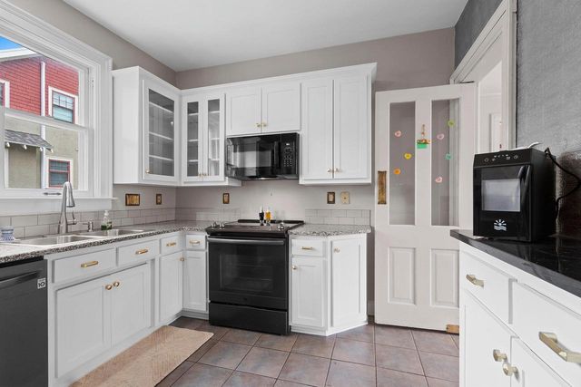 515 N BROADWAY STREET, De Pere, WI 54115