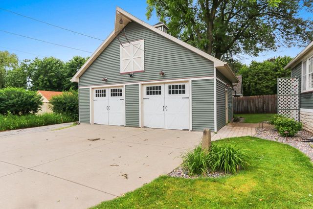 515 N BROADWAY STREET, De Pere, WI 54115