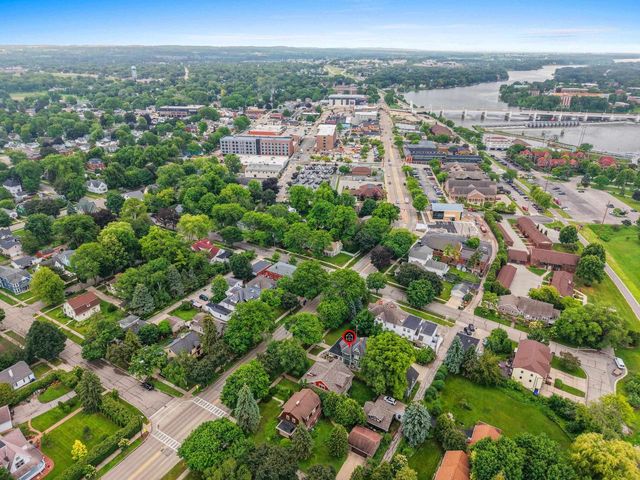 515 N BROADWAY STREET, De Pere, WI 54115
