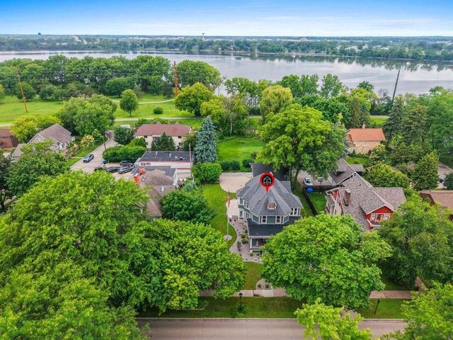 515 N BROADWAY STREET, De Pere, WI 54115