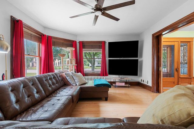 515 N BROADWAY STREET, De Pere, WI 54115