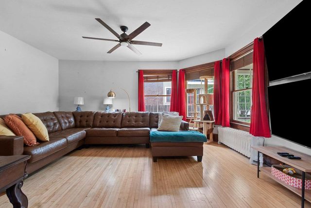 515 N BROADWAY STREET, De Pere, WI 54115