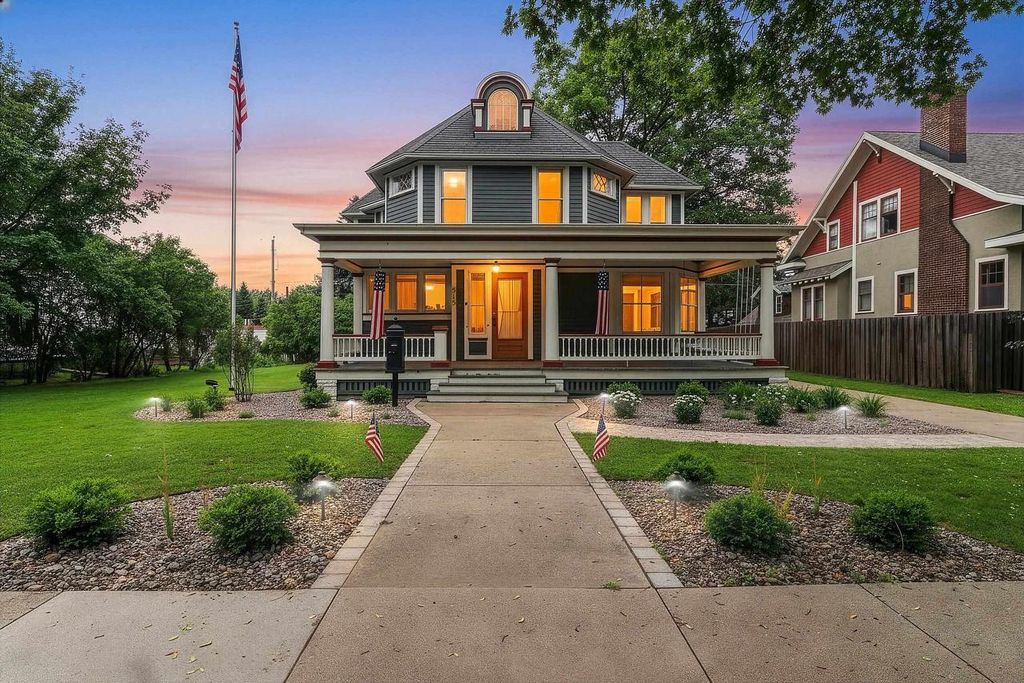 515 N BROADWAY STREET, De Pere, WI 54115