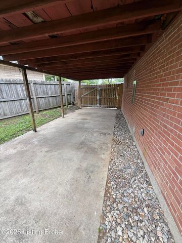 11818 Mahogany Dr, Louisville, KY 40272