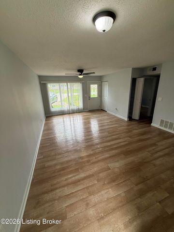 11818 Mahogany Dr, Louisville, KY 40272