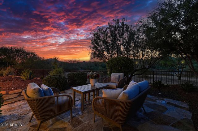 8584 E TUMBLEWEED Drive, Scottsdale, AZ 85266
