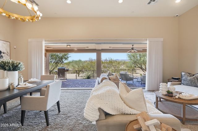8584 E TUMBLEWEED Drive, Scottsdale, AZ 85266