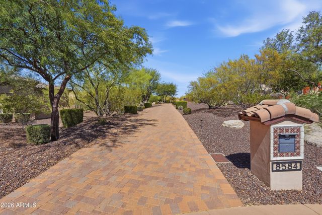 8584 E TUMBLEWEED Drive, Scottsdale, AZ 85266