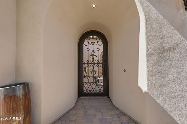8584 E TUMBLEWEED Drive, Scottsdale, AZ 85266