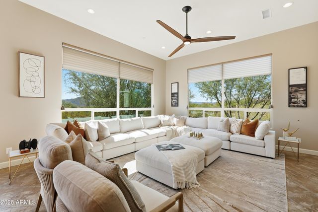 8584 E TUMBLEWEED Drive, Scottsdale, AZ 85266