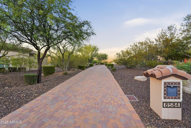8584 E TUMBLEWEED Drive, Scottsdale, AZ 85266