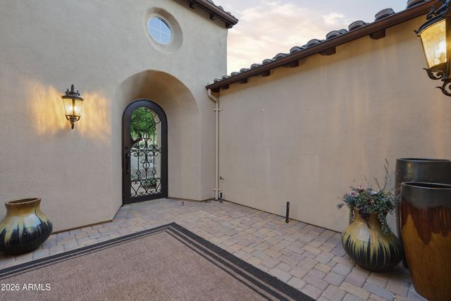 8584 E TUMBLEWEED Drive, Scottsdale, AZ 85266